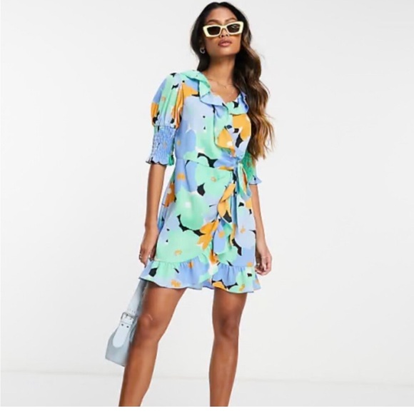 Topshop Dresses & Skirts - Topshop ASOS Retro Floral Mini Wrap Dress